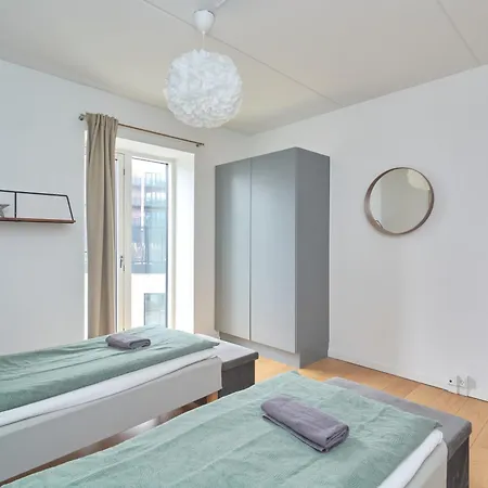 Beautiful Flat With 3 Bedrooms And 2 Baths *