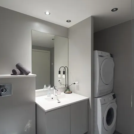 Beautiful Flat With 3 Bedrooms And 2 Baths