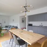 Διαμέρισμα Beautiful Flat With 3 Bedrooms And 2 Baths *