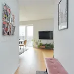Διαμέρισμα Beautiful Flat With 3 Bedrooms And 2 Baths