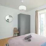 Διαμέρισμα Beautiful Flat With 3 Bedrooms And 2 Baths *